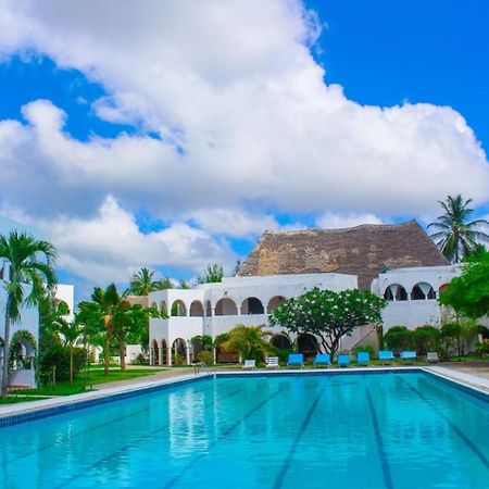 Kaleb'S Beachfront Serviced Studio Apartments Malindi Exterior foto