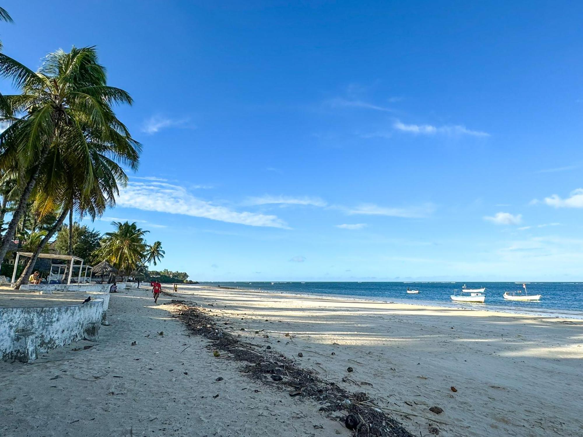 Kaleb'S Beachfront Serviced Studio Apartments Malindi Exterior foto