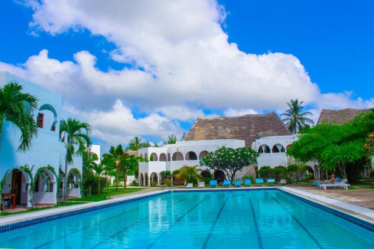 Kaleb'S Beachfront Serviced Studio Apartments Malindi Exterior foto