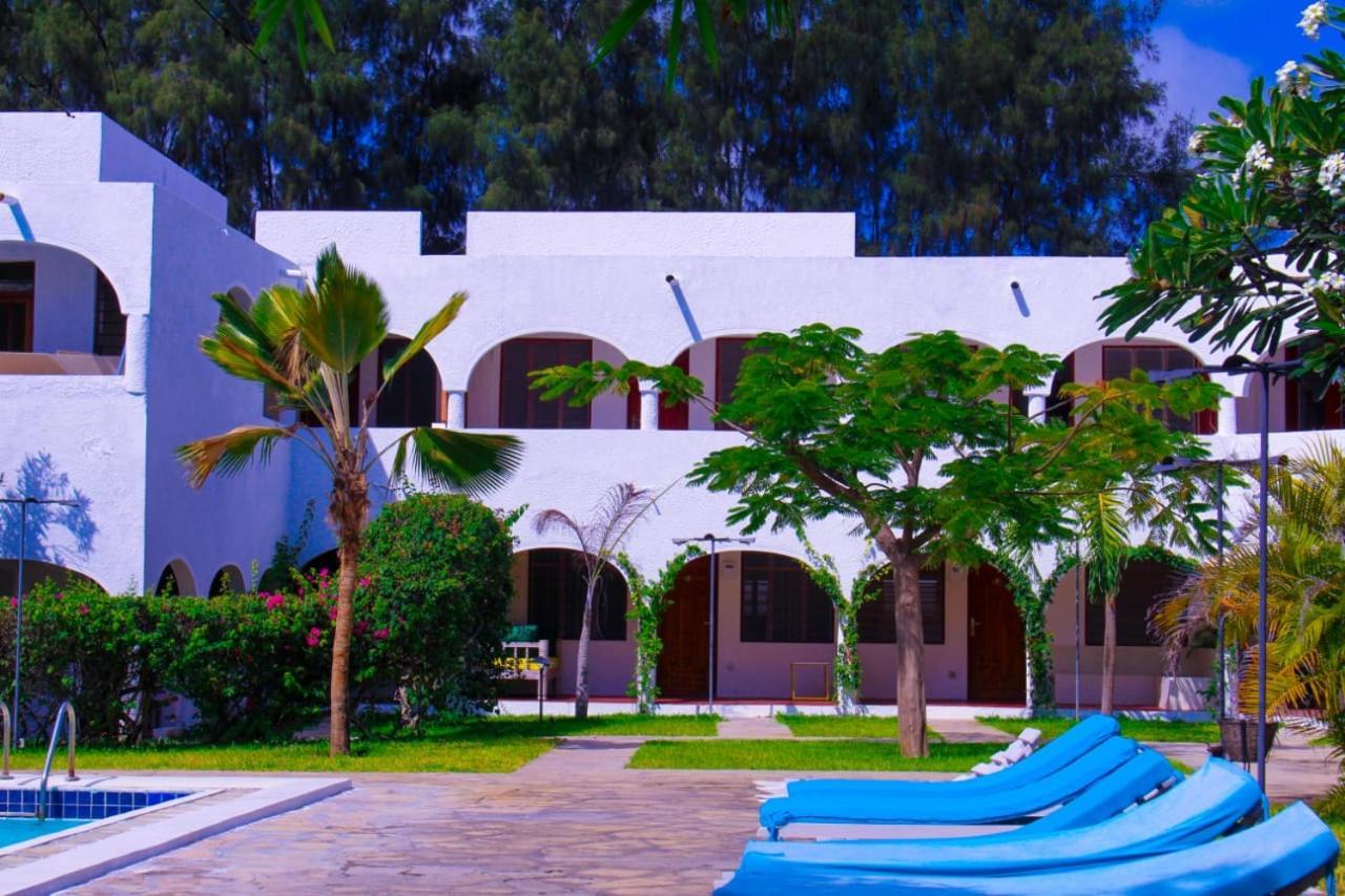 Kaleb'S Beachfront Serviced Studio Apartments Malindi Exterior foto
