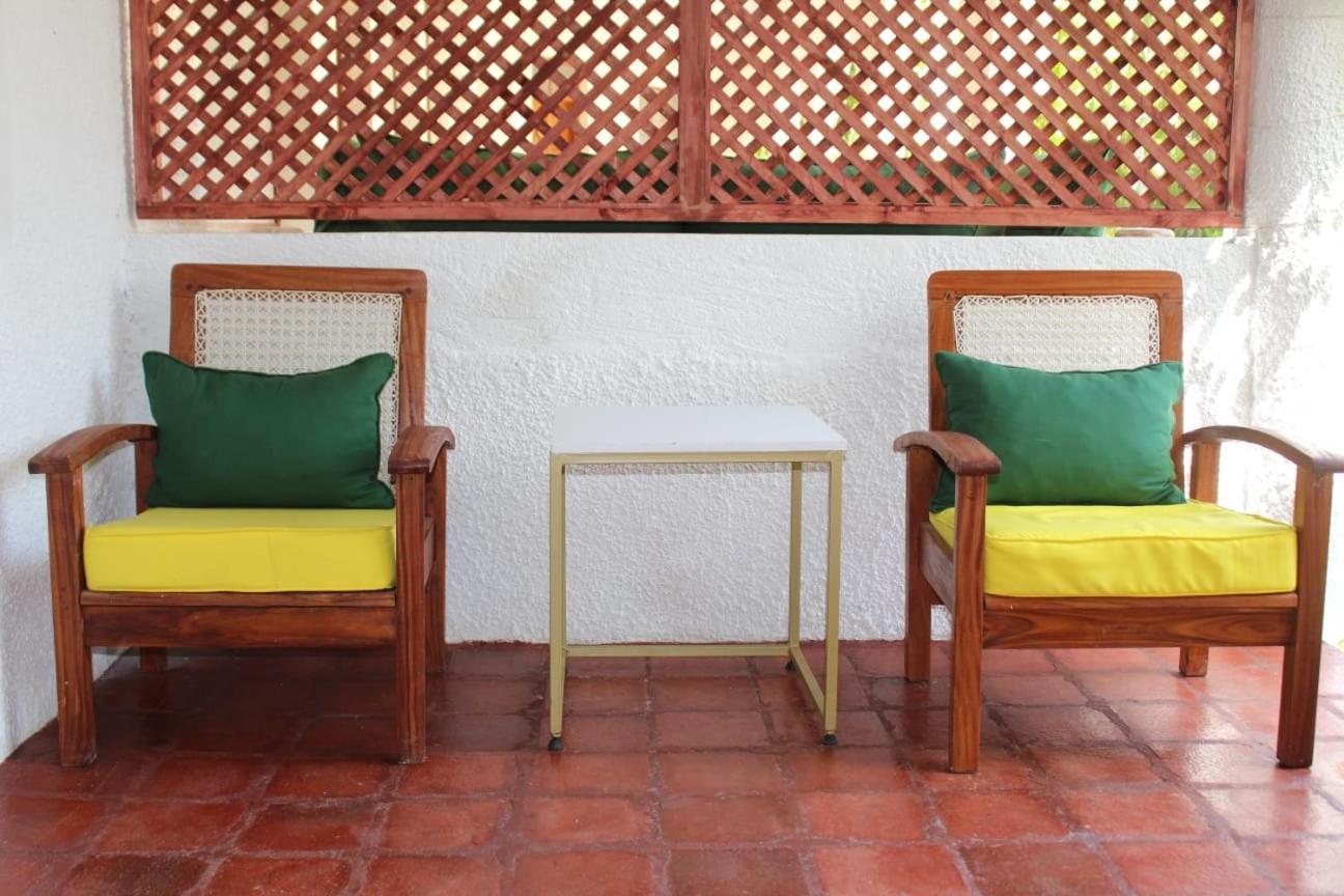 Kaleb'S Beachfront Serviced Studio Apartments Malindi Exterior foto