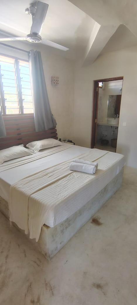 Kaleb'S Beachfront Serviced Studio Apartments Malindi Exterior foto